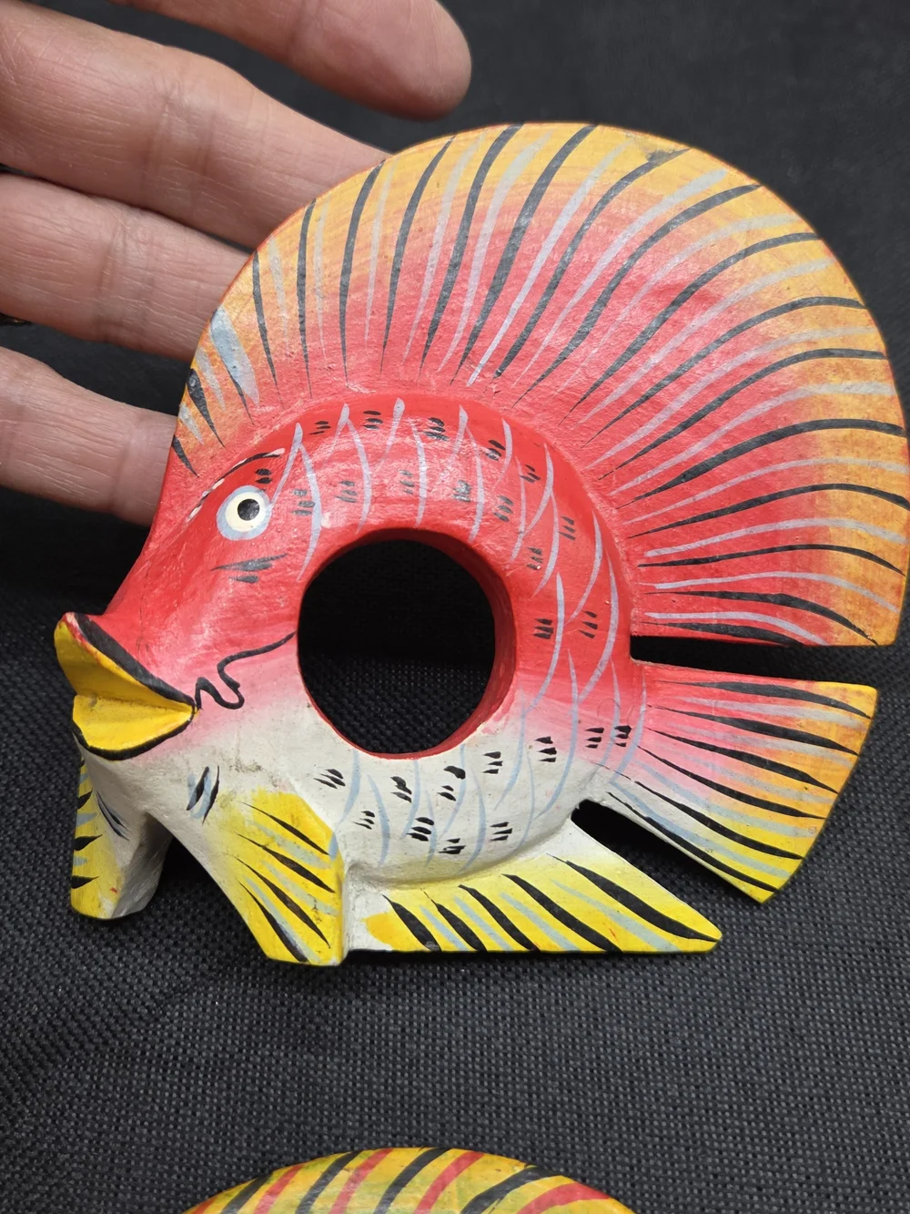 Set 4 WOODEN TROPICAL FISH NAPKIN RINGS Holders Hand Painted Nautical Decor